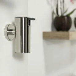 Tiger Zeepdispenser Boston Hangend Glanzend RVS 7 Tiger Zeepdispenser Boston Hangend Glanzend RVS -Tiger 123 2046