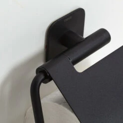 Tiger Toiletrolhouder Colar Met Klep Zwart 13 Tiger Toiletrolhouder Colar Met Klep Zwart -Tiger 123 2706